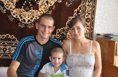 2 серпня 2014 року, 12:34 Переглядів:   Молода сім'я знайшла притулок в Миколаївській області Фото: МВС України