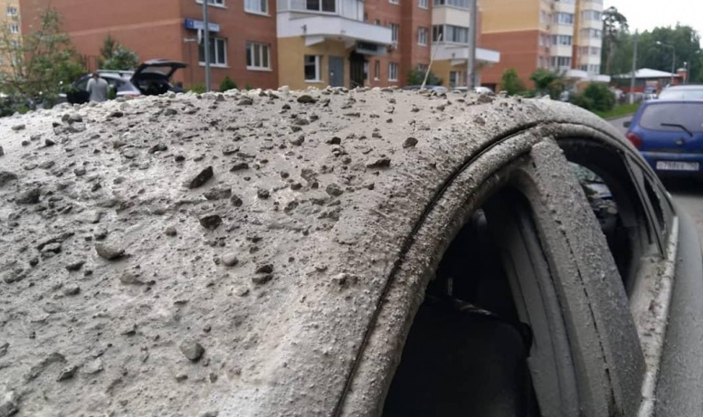 Будівельники-роззяви випадково залили бетоном припарковані біля будівництва машини красногорцев