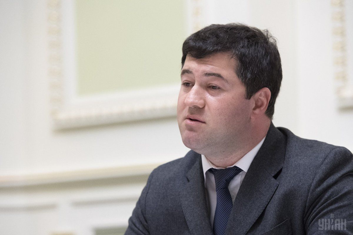 По данным источника в секретариате Кабмина, правительство никакого решения не принимал, Насиров захватил здание государственного учреждения