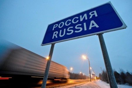 Російська Федерація, як і будь-яка інша держава світу, прагне контролювати в'їзд і виїзд іноземців на свою територію, а також переміщення гостей з інших країн